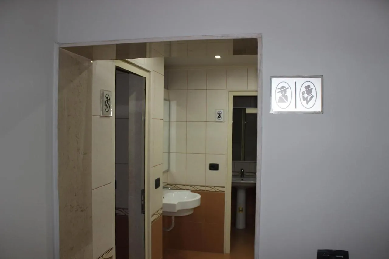 Luander Hotel Tiran Arnavutluk