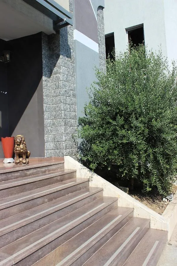 Luander Hotel Τίρανα