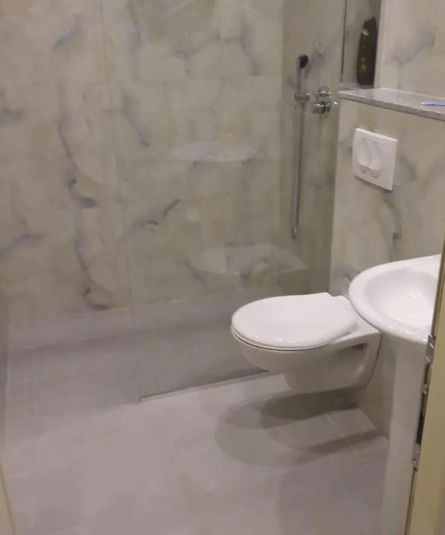 Luander Hotel Tiran