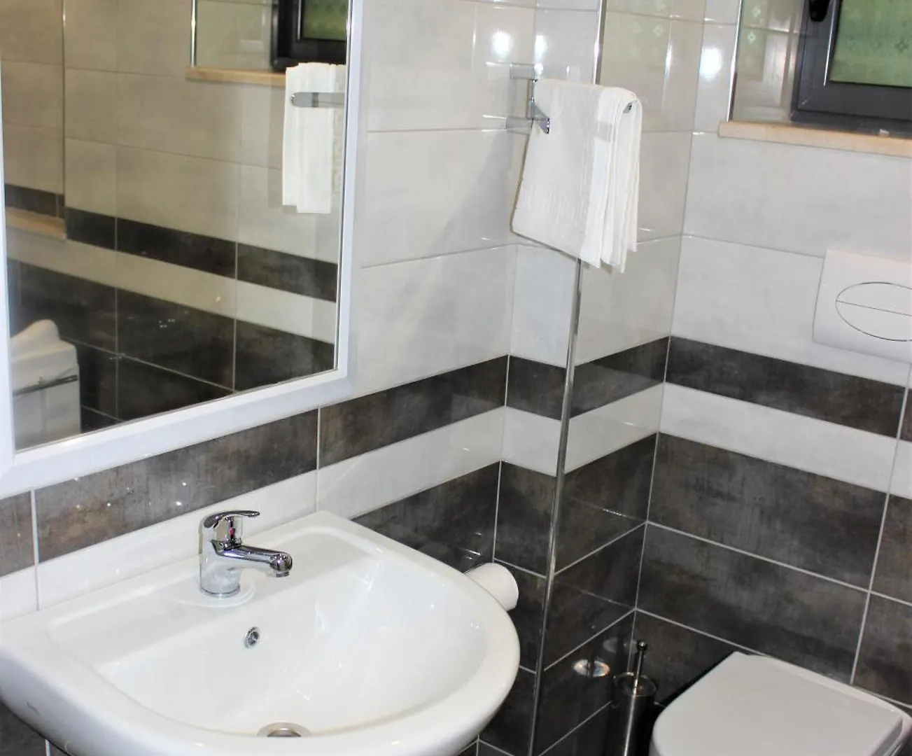 Luander Hotel Tiran Arnavutluk